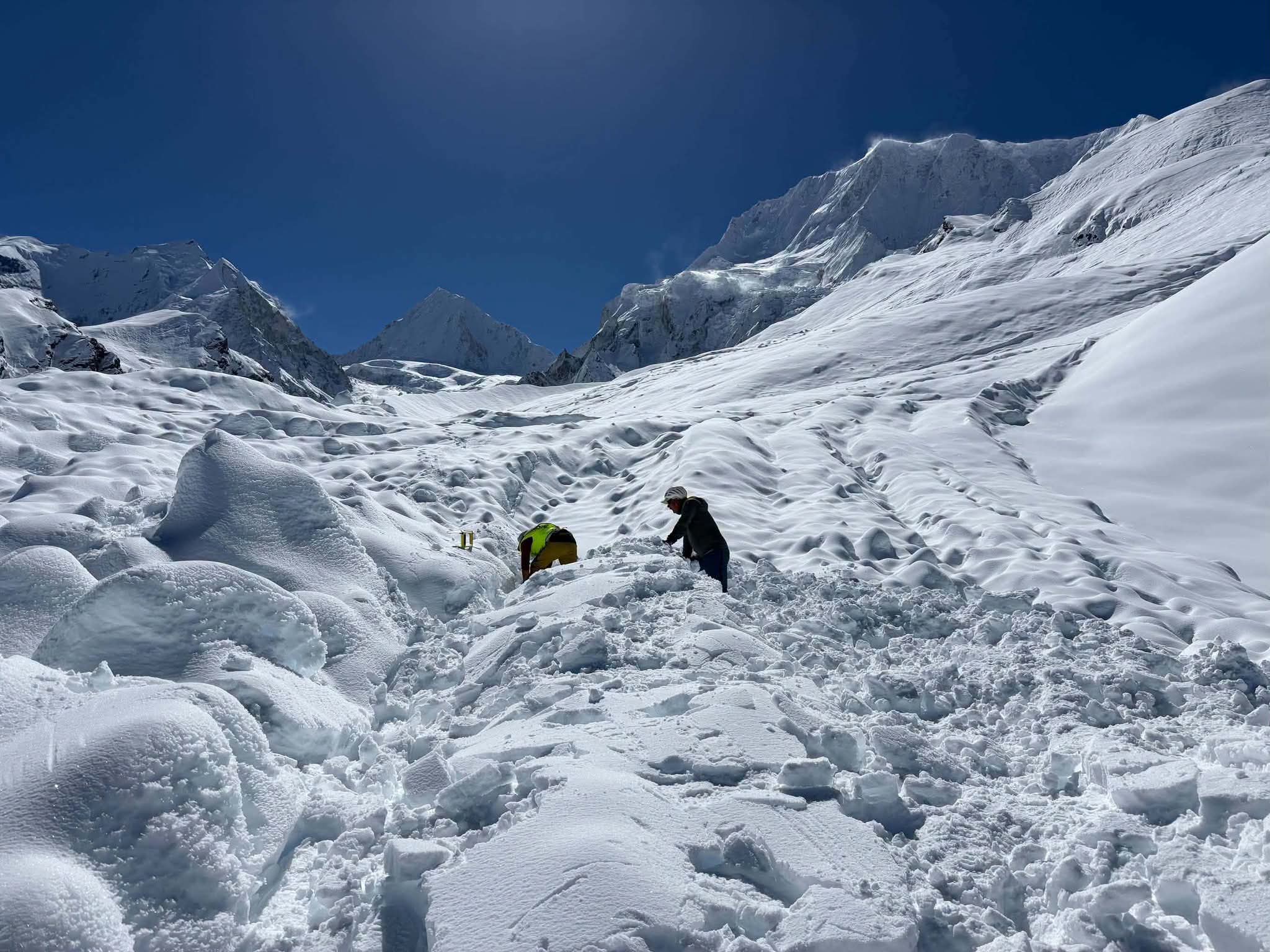 Himlung rescue halted after four bodies recovered, 12 cook staff remain missing